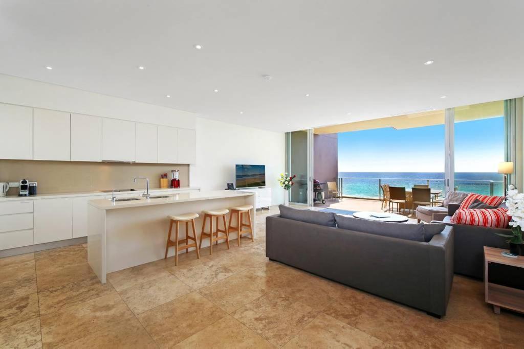 Appartamento Beach And Ocean Front Penthouse With Wifi And Parking Entrance Esterno foto