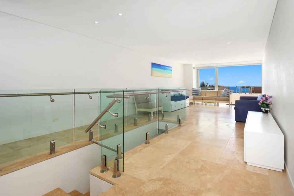 Appartamento Beach And Ocean Front Penthouse With Wifi And Parking Entrance Esterno foto